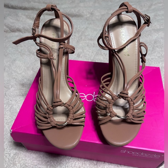 Shoe Dazzle strappy high heel sandals size 7 1/2 tan - Picture 5 of 6